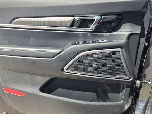 Used 2025 Kia Telluride EX image 22