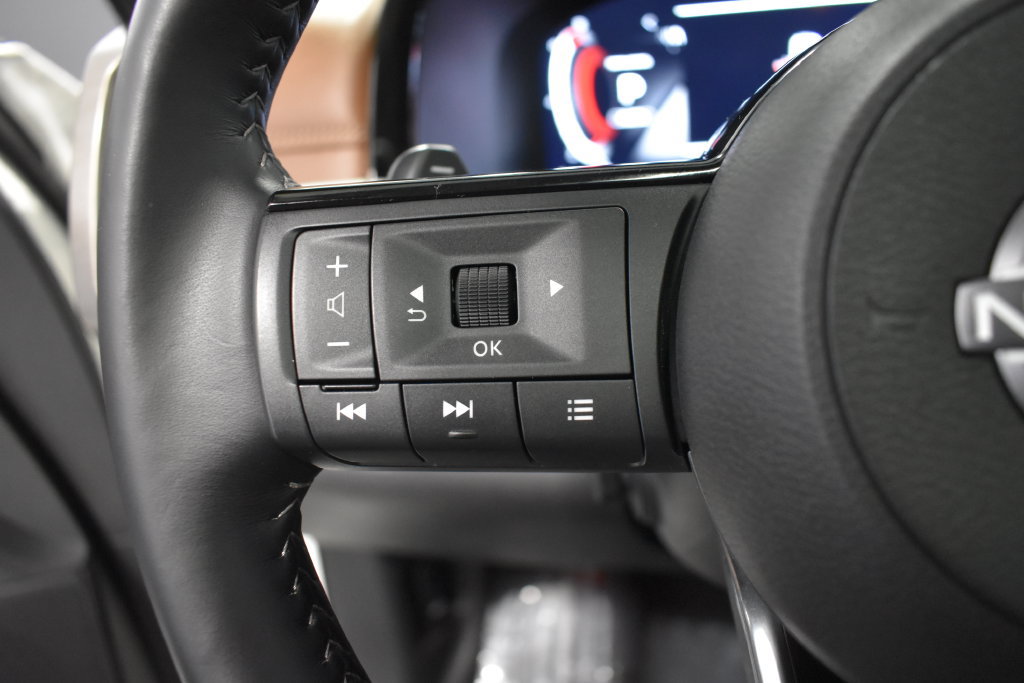 Certified 2024 Nissan Pathfinder Platinum AWD/4WD image 30