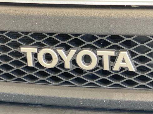 Used 2008 Toyota FJ Cruiser 4WD image 10