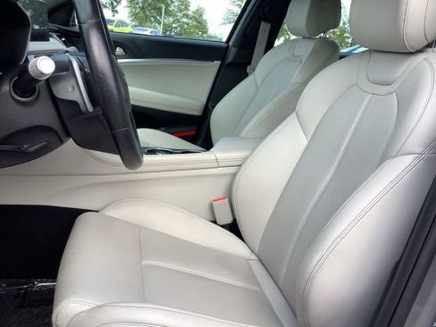 Used 2025 Genesis G70 2.5T AWD/4WD image 17