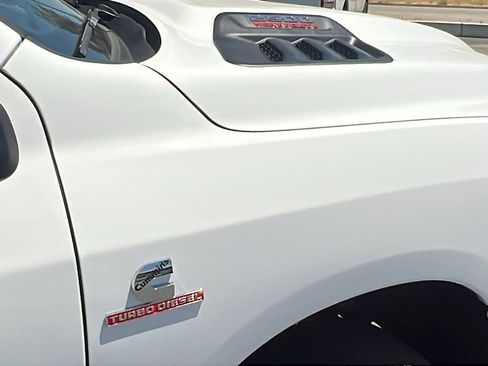 New 2025 RAM 2500 Laramie image 9