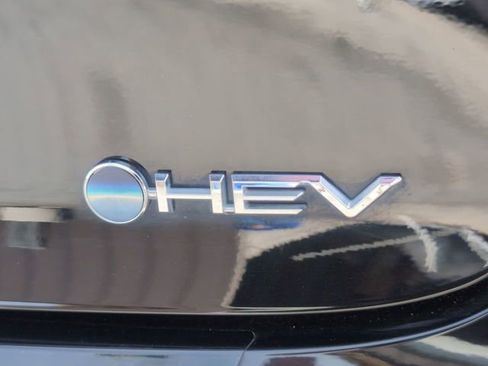 Used 2024 Toyota Prius XLE AWD/4WD image 36