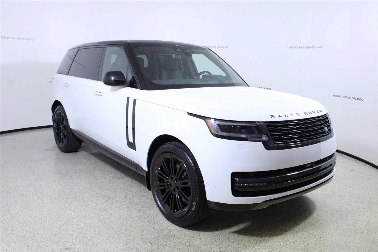 New 2026 Land Rover Range Rover Long Wheelbase SE AWD/4WD image 3