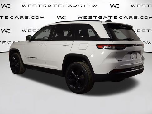 Used 2023 Jeep Grand Cherokee Limited w/ Black Appearance Package image 47