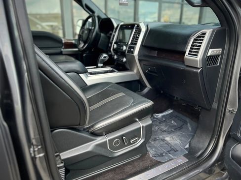 Used 2016 Ford F150 Platinum w/ Equipment Group 701A Luxury AWD/4WD image 32