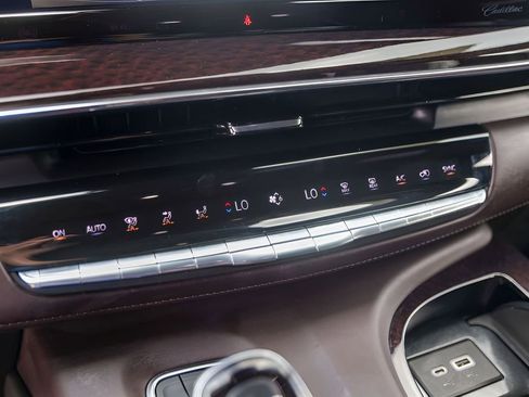 Used 2022 Cadillac Escalade Sport Platinum w/ LPO, ONYX Package AWD/4WD image 18