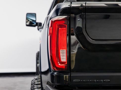 Used 2020 GMC Sierra 2500 Denali w/ Denali Ultimate Package AWD/4WD image 19