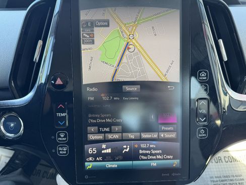 Used 2018 Toyota Prius Prime Premium FWD image 16