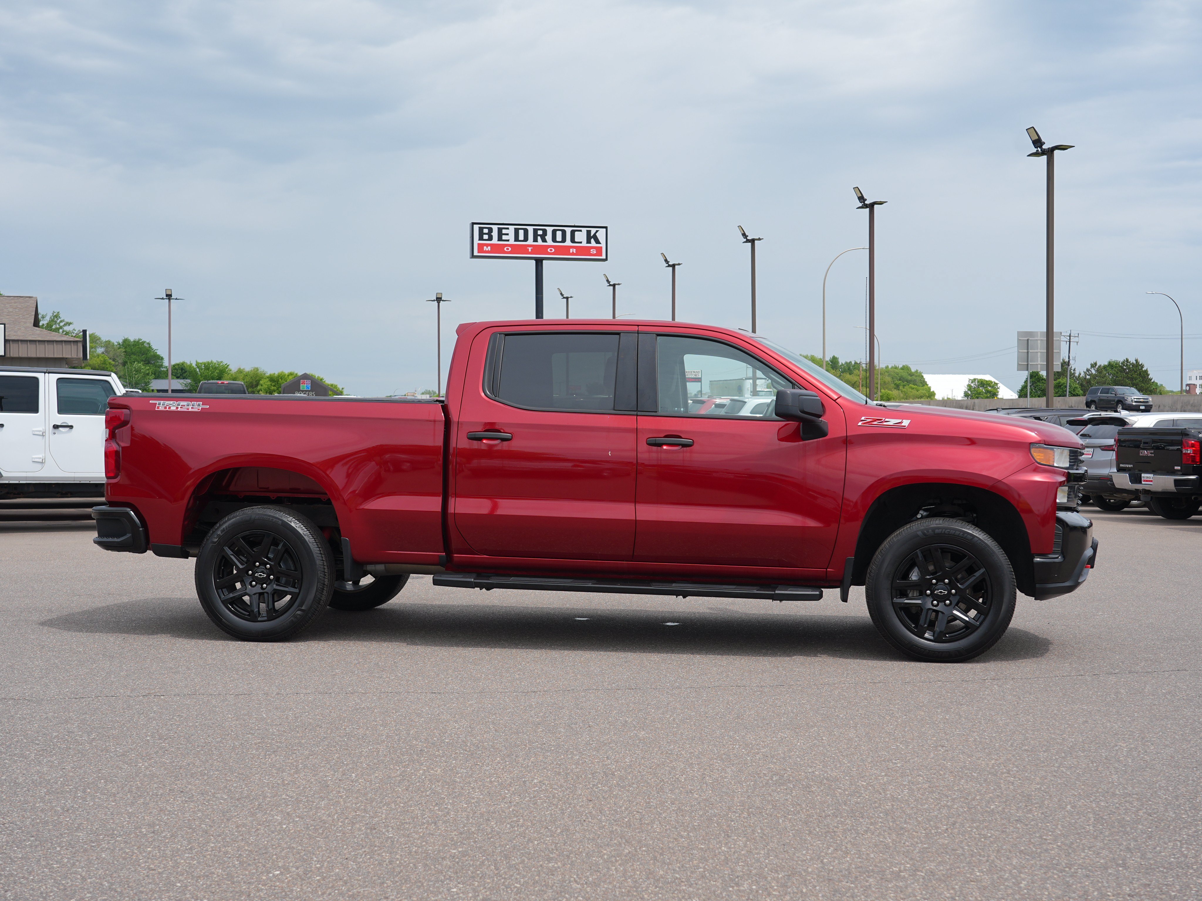 Used 2021 Chevrolet Silverado 1500 Custom Trail Boss w/ LPO, Dark Essentials Package AWD/4WD image 2