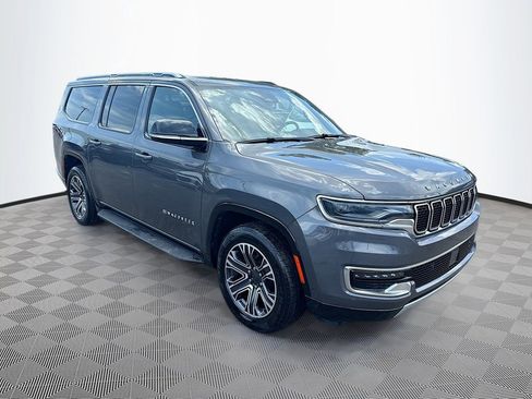 Used 2023 Jeep Wagoneer L Series II AWD/4WD image 4