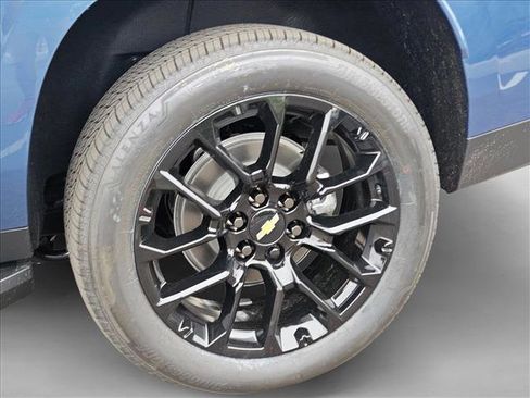 New 2026 Chevrolet Suburban Premier image 10