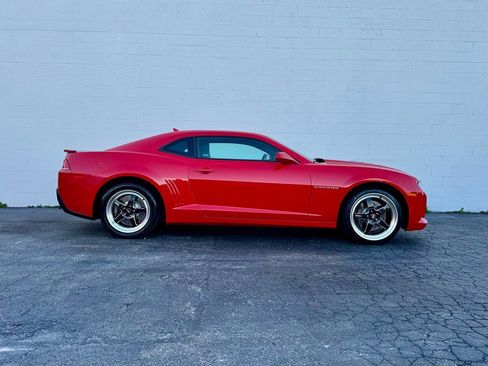 Used 2014 Chevrolet Camaro SS w/ RS Package image 2