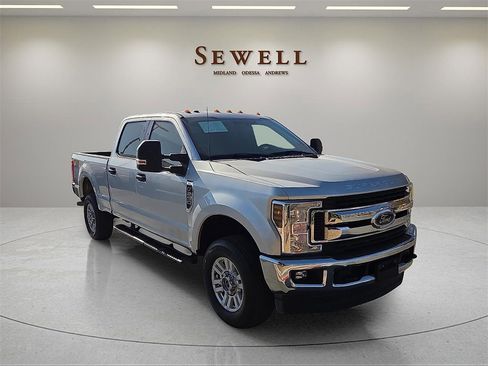 Used 2018 Ford F250 XLT w/ XLT Value Package image 6