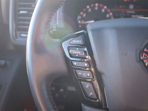 Used 2024 Nissan Frontier PRO-4X w/ Technology Package image 12