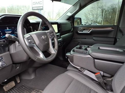 Used 2024 Chevrolet Silverado 1500 RST w/ Z71 Off-Road Package AWD/4WD image 5