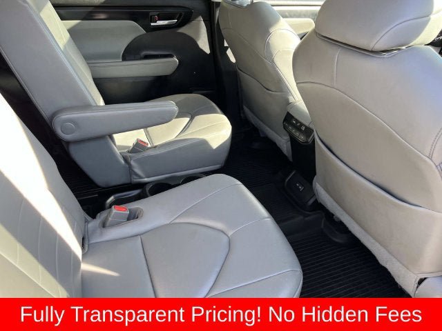 Used 2023 Toyota Highlander XLE AWD/4WD image 24