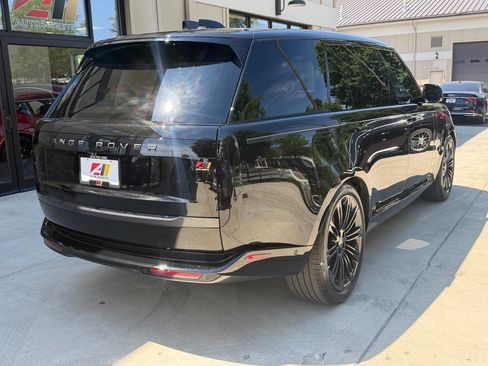 Used 2025 Land Rover Range Rover Long Wheelbase SE AWD/4WD image 8