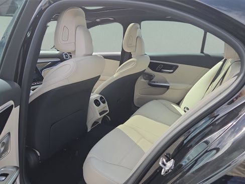 New 2026 Mercedes-Benz C 300 4MATIC Sedan image 11