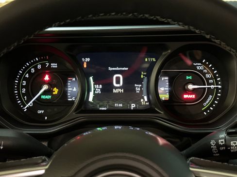 New 2025 Jeep Wrangler Unlimited Sahara image 24