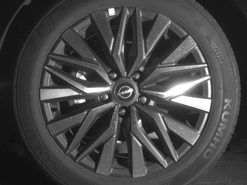 Used 2025 Nissan Altima 2.5 SV FWD image 12