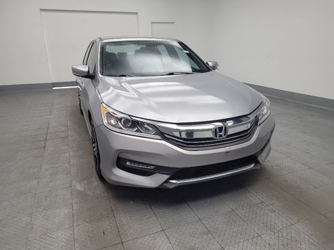 Used 2017 Honda Accord Sport image 14