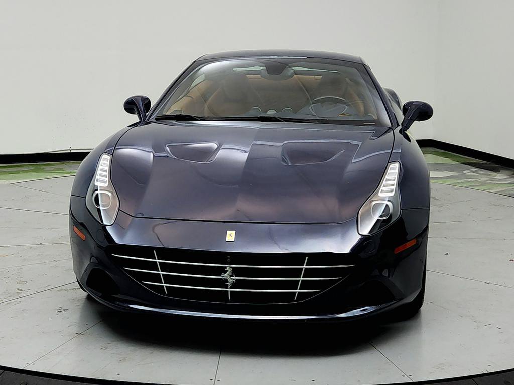 Used 2015 Ferrari California T RWD image 2