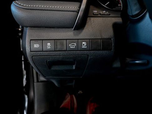 Used 2024 Toyota Camry SE image 38