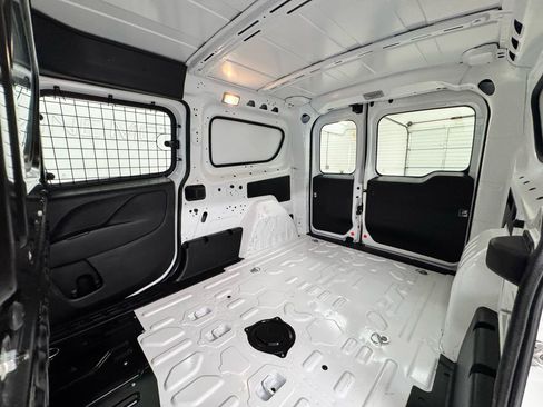 Used 2022 RAM ProMaster City Tradesman FWD image 15