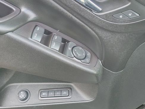 Used 2020 Chevrolet Equinox Premier image 31