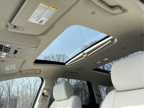 Used 2024 Buick Enclave Essence w/ Experience Buick Package image 17