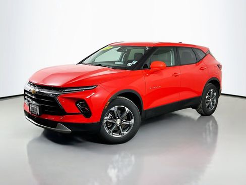 Certified 2025 Chevrolet Blazer LT image 1