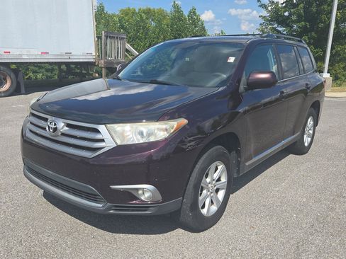 Used 2011 Toyota Highlander 4WD w/ Tech Pkg image 3