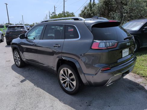 Used 2019 Jeep Cherokee Overland w/ Technology Group FWD image 7