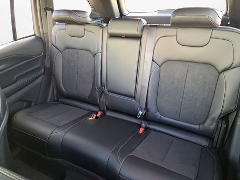 New 2025 Jeep Grand Cherokee 4WD image 22