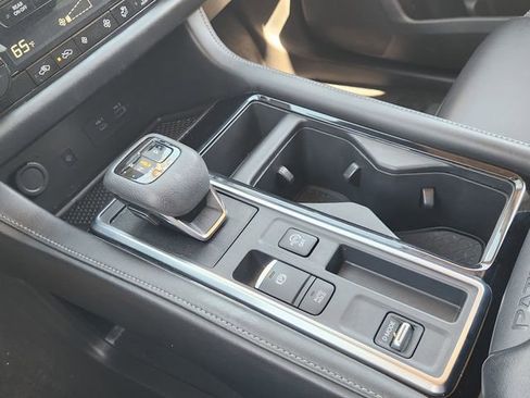 Used 2023 Nissan Pathfinder SL image 17