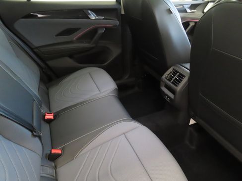 Certified 2026 Volkswagen Tiguan SE FWD image 25