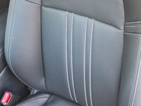 Used 2025 Honda HR-V EX-L image 23