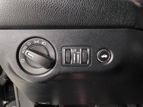 Used 2018 Dodge Challenger SXT RWD image 14