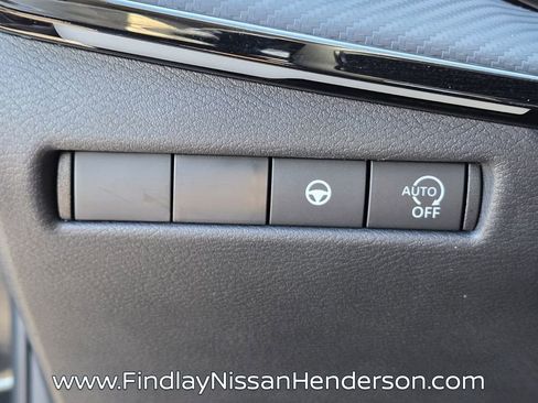 Used 2025 Nissan Kicks SR FWD image 25