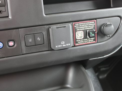 Used 2025 Chevrolet Express 3500 Extended w/ Driver Convenience Package RWD image 33