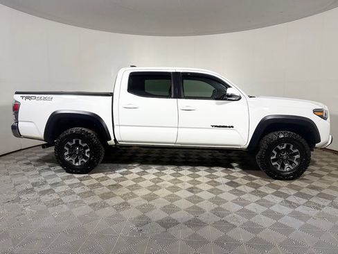 Used 2022 Toyota Tacoma TRD Off-Road AWD/4WD image 8