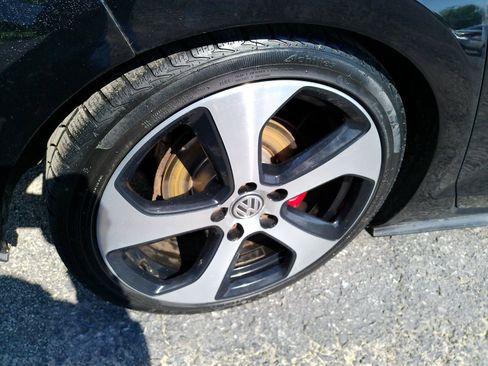 Used 2015 Volkswagen Golf 4-Door FWD image 31
