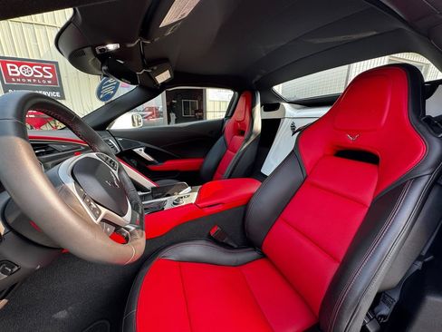 Used 2019 Chevrolet Corvette Z06 RWD image 3