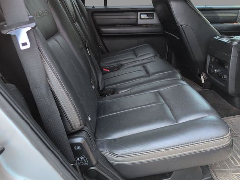 Used 2015 Ford Expedition Platinum RWD image 38