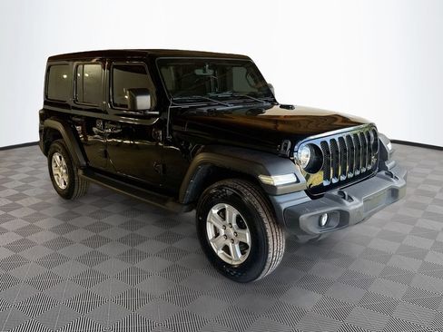 Used 2022 Jeep Wrangler Unlimited Sport w/ Sun And Sound Package AWD/4WD image 4