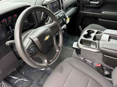 Used 2020 Chevrolet Silverado 1500 Custom w/ Custom Value Package image 10