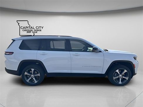 New 2025 Jeep Grand Cherokee L Limited w/ Luxury Tech Group II image 9