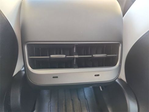 Used 2023 Tesla Model 3 Performance image 21