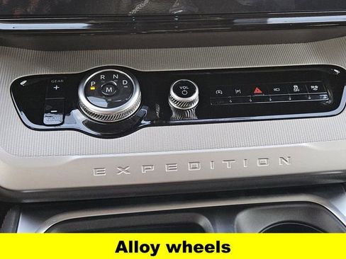 New 2025 Ford Expedition Max Active image 16