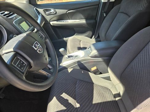Used 2019 Dodge Journey SE w/ Blacktop Package FWD image 19